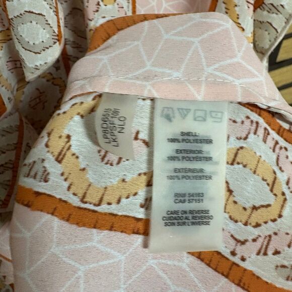 Karl Lagerfeld Pink Pearl Button Front‎ Cap Sleeve Plus Size Blouse - Picture 8 of 9